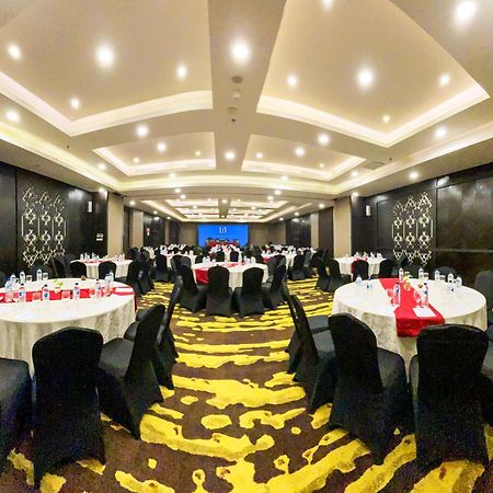 Lombok Astoria Hotel Mataram Kültér fotó