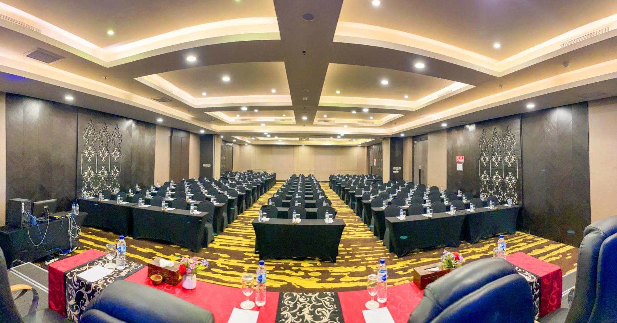 Lombok Astoria Hotel Mataram Kültér fotó