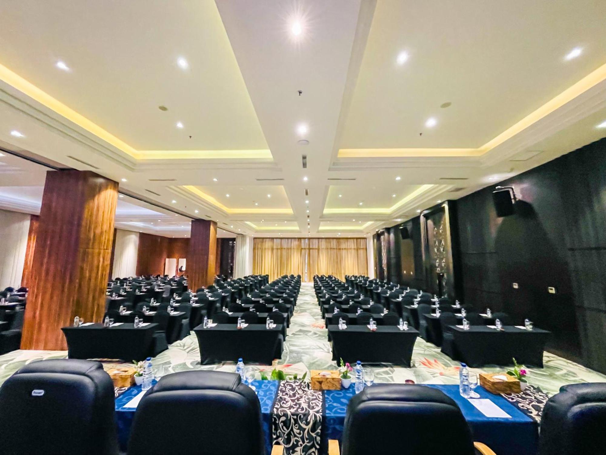Lombok Astoria Hotel Mataram Kültér fotó
