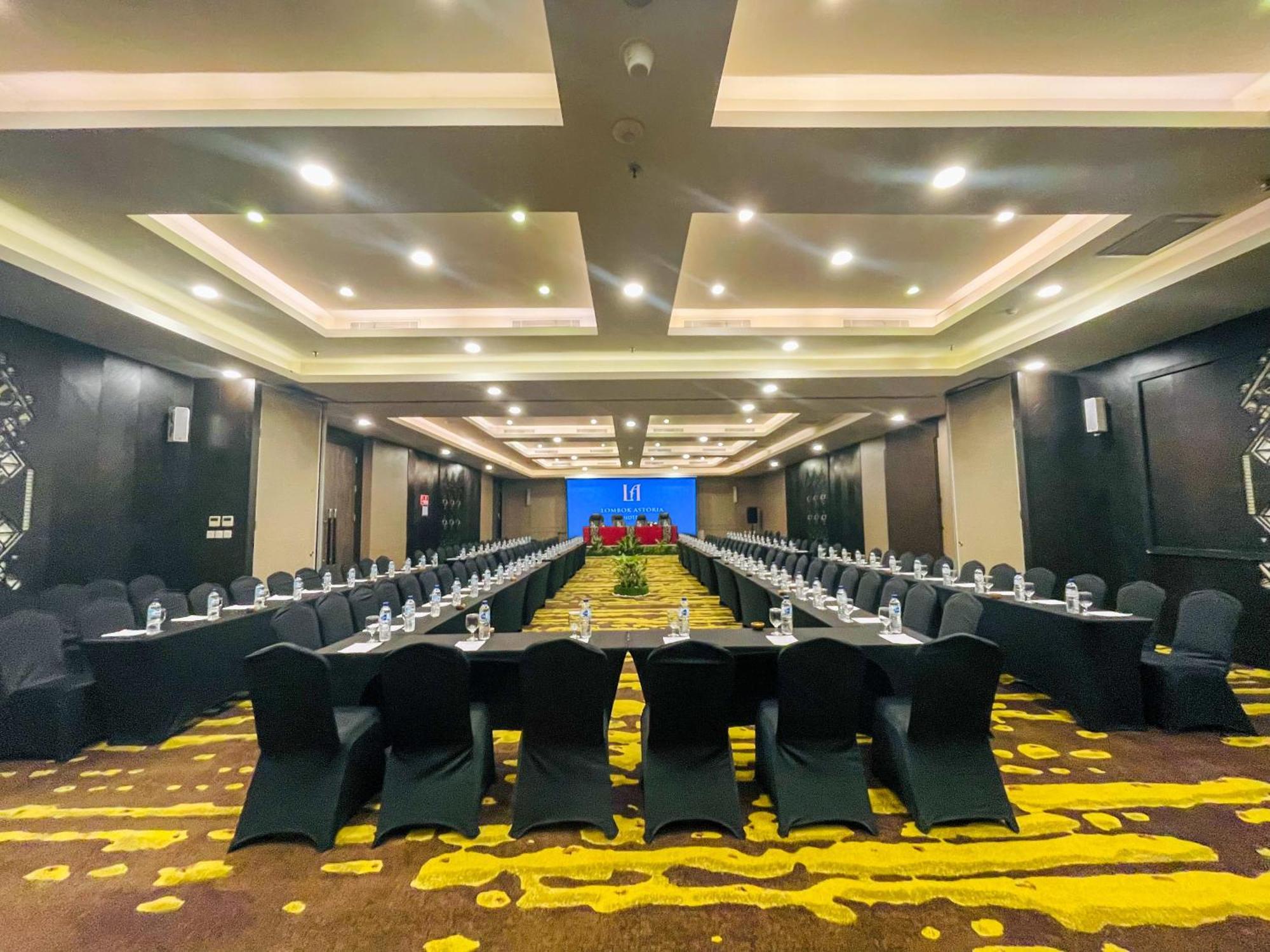 Lombok Astoria Hotel Mataram Kültér fotó