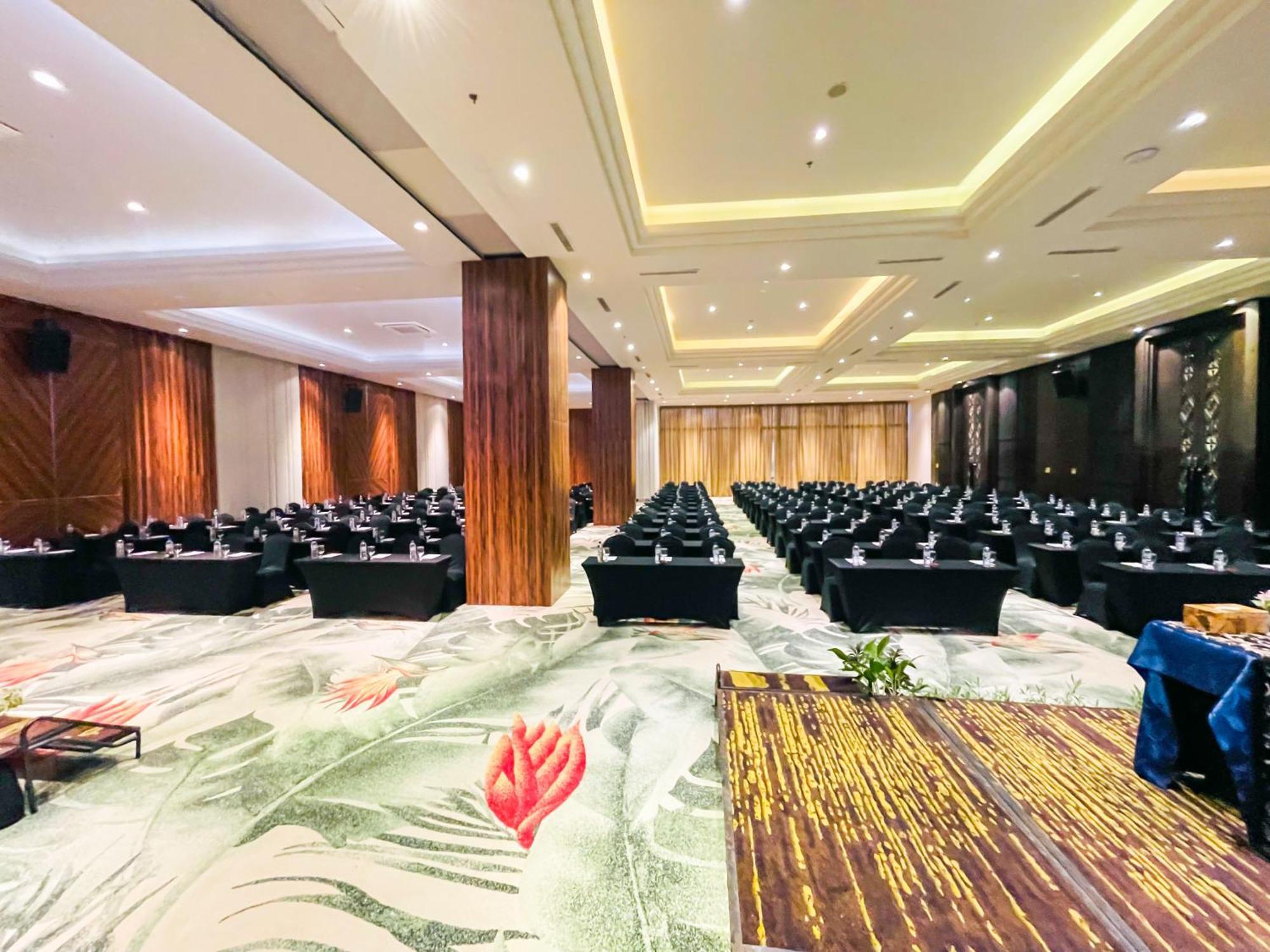 Lombok Astoria Hotel Mataram Kültér fotó