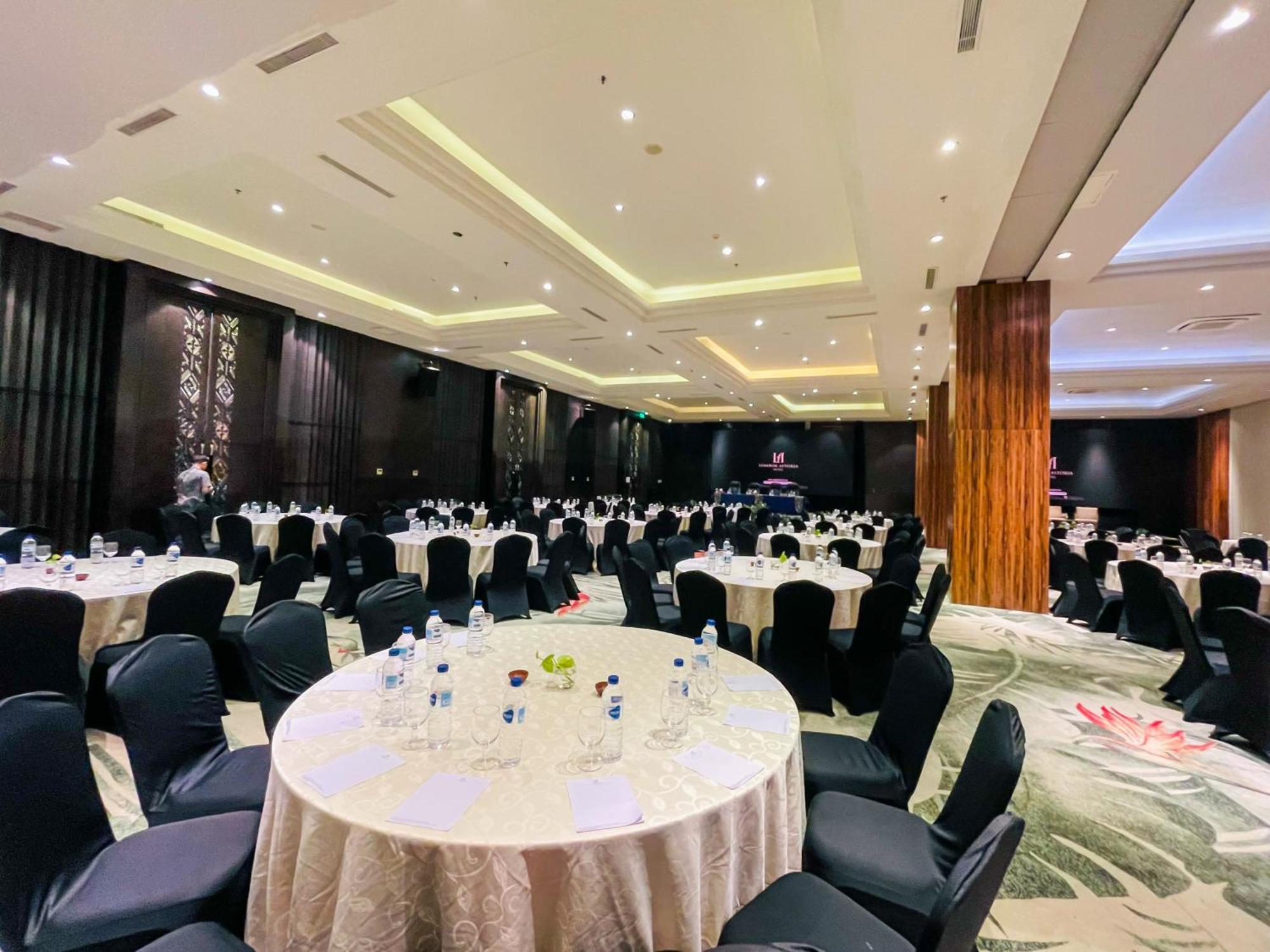 Lombok Astoria Hotel Mataram Kültér fotó