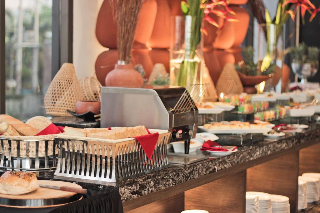 Lombok Astoria Hotel Mataram Kültér fotó